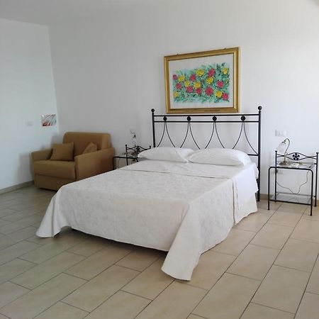 La Nave Sul Mare Di Taormina Bed and Breakfast Letojanni Buitenkant foto