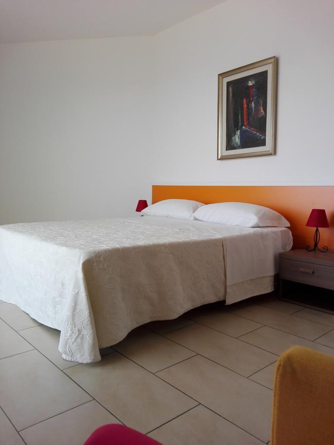 La Nave Sul Mare Di Taormina Bed and Breakfast Letojanni Buitenkant foto